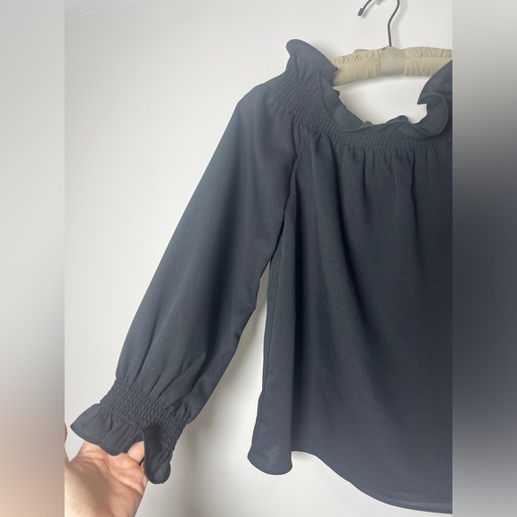 Tuckernuck Off the Shoulder Marguerite Blouse Long Sleeves Smocked Black Small - Picture 9 of 11